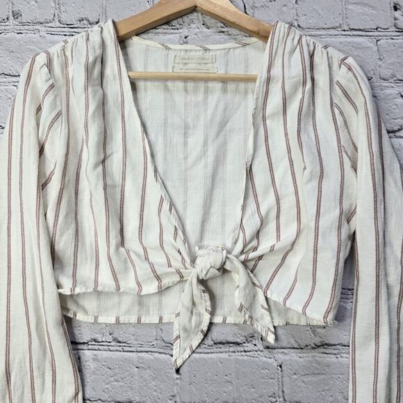 Urban Outfitters Cotton Blend Bell Sleeve Tie Front Crop Top Size Small - Picture 2 of 9